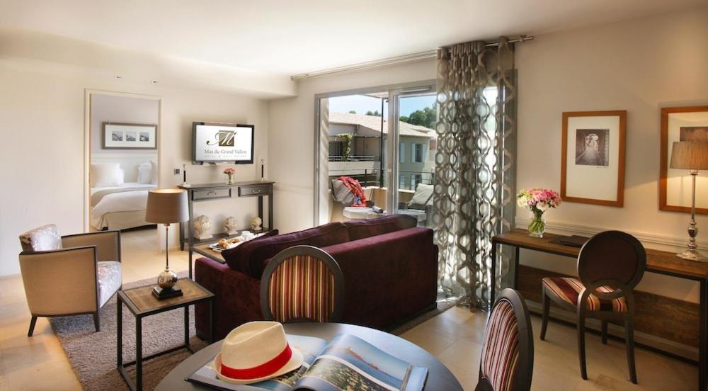 Residence Hoteliere 4 Etoiles Les Mas Du Grand Vallon มูแฌ็ง ภายนอก รูปภาพ