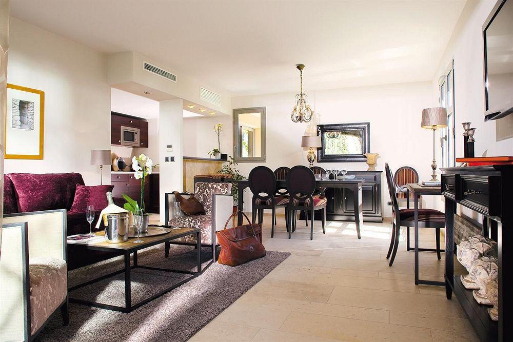 Residence Hoteliere 4 Etoiles Les Mas Du Grand Vallon มูแฌ็ง ห้อง รูปภาพ