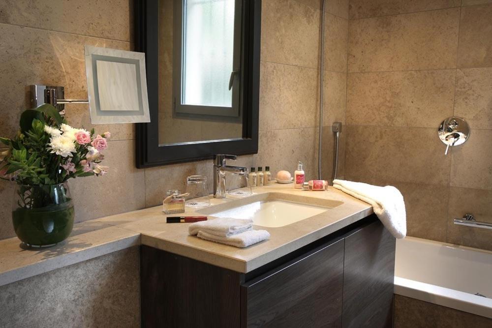 Residence Hoteliere 4 Etoiles Les Mas Du Grand Vallon มูแฌ็ง ภายนอก รูปภาพ