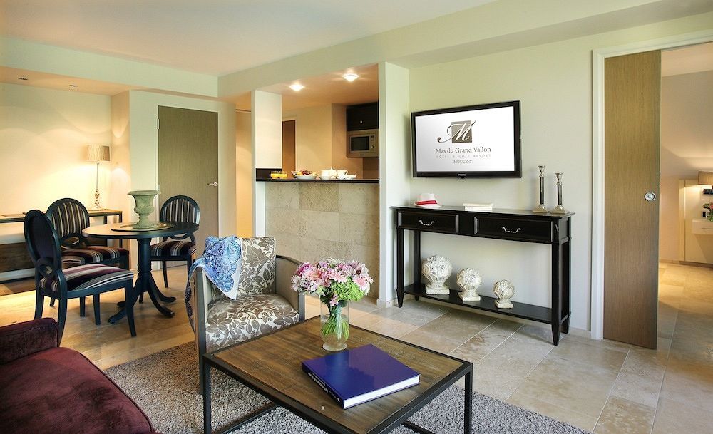 Residence Hoteliere 4 Etoiles Les Mas Du Grand Vallon มูแฌ็ง ภายนอก รูปภาพ